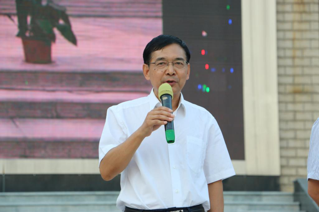 明德學院舉行慶祝中華人民共和國成立70周年暨學院20周年院慶,倒計時50天院史院情主題教育接力跑活動