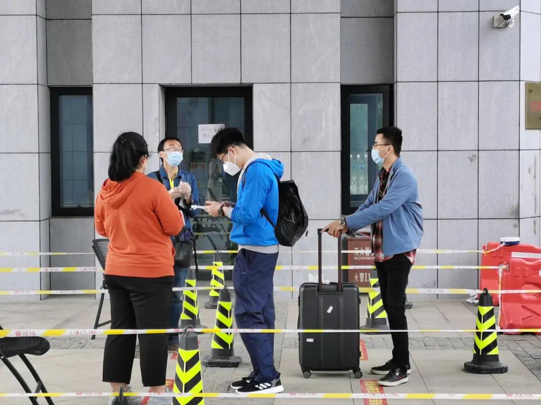 返校第一天 | 初夏的校園 終于等到你！