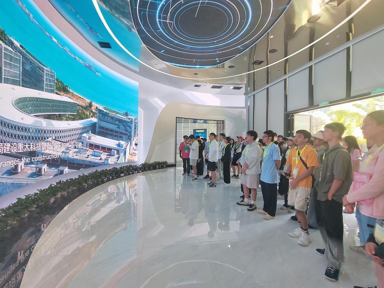 赤膽忠心強(qiáng)教育 同心共筑中國(guó)夢(mèng)