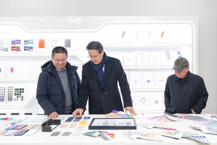 陜文投原董事長(zhǎng)王勇等領(lǐng)導(dǎo)嘉賓一行考察西安明德理工學(xué)院，并出席瀛湖采風(fēng)總結(jié)會(huì)