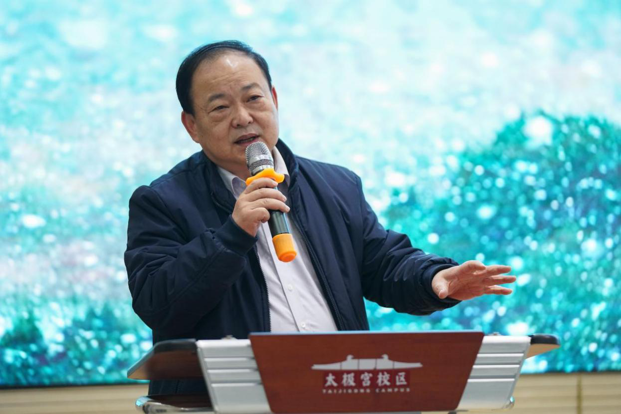 陜文投原董事長(zhǎng)王勇等領(lǐng)導(dǎo)嘉賓一行考察西安明德理工學(xué)院，并出席瀛湖采風(fēng)總結(jié)會(huì)