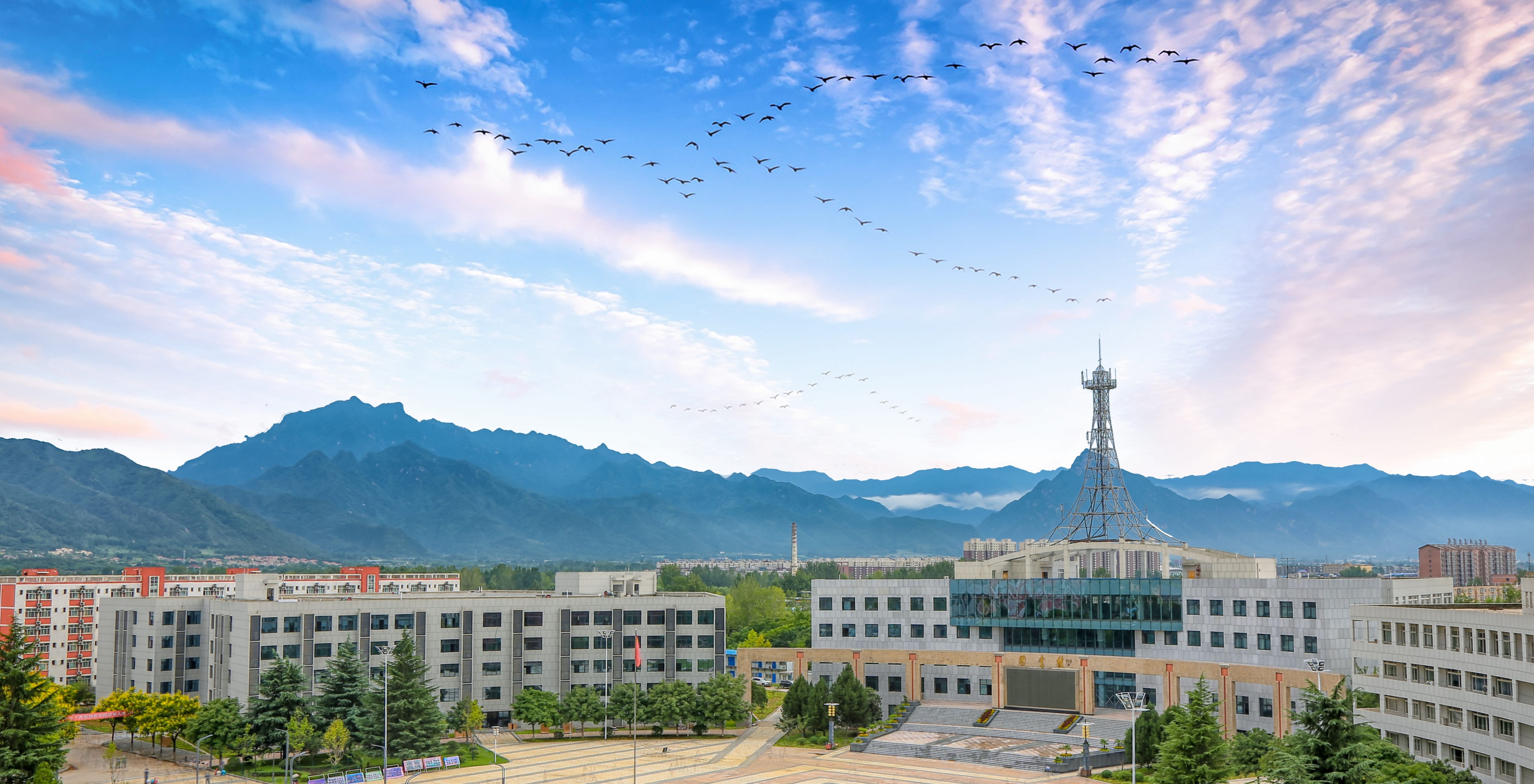 《中國教育報(bào)》：“明德文化”賦能 校訓(xùn)精神鑄魂——西安明德理工學(xué)院堅(jiān)持文化育人成效顯著