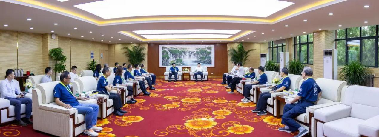 “愛我中華”青年大匯聚火車團(tuán)歷史文化探索之旅抵陜 省政協(xié)副主席楊冠軍在明德學(xué)院會(huì)見成員代表