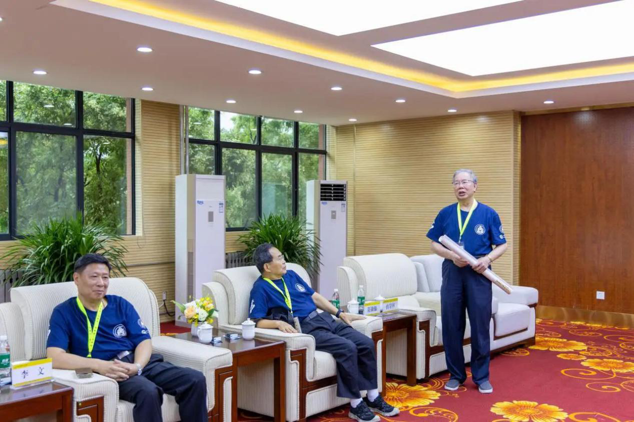 “愛我中華”青年大匯聚火車團(tuán)歷史文化探索之旅抵陜 省政協(xié)副主席楊冠軍在明德學(xué)院會(huì)見成員代表