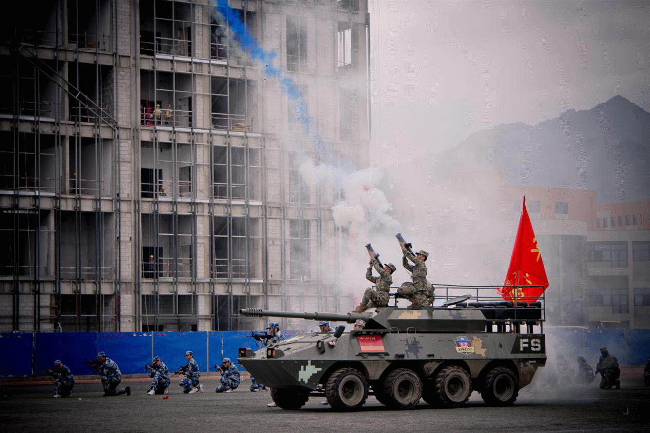 展颯爽英姿 赴璀璨新程 西安明德理工學(xué)院2024級新生開學(xué)典禮暨軍訓(xùn)總結(jié)表彰大會圓滿舉行